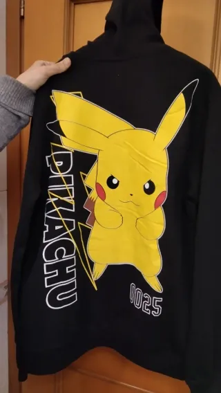 Felpa Pokemon con cappuccio Pikachu
