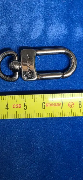 Mosquetón Louis Vuitton Plateado oscuro