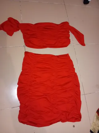 Conjunto dos piezas rojo XS