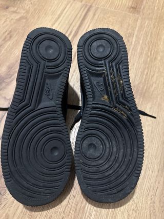 Nike Air Force 1 Negras