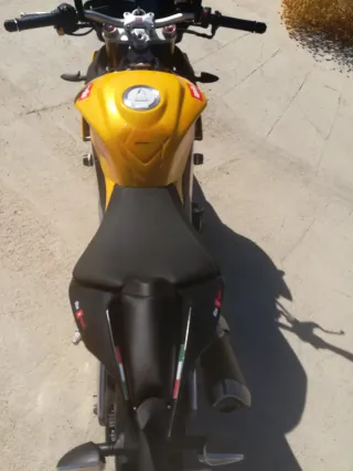 Aprilia Tuono V4 R APRC
