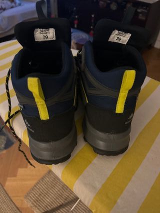 Botas de montaña Decathlon MH900 T39 Nuevas