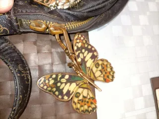 Mochila Guess Marrón y Dorada