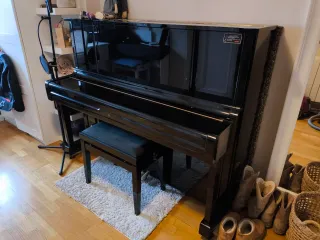 Piano Yamaha UX-1