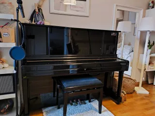 Piano Yamaha UX-1