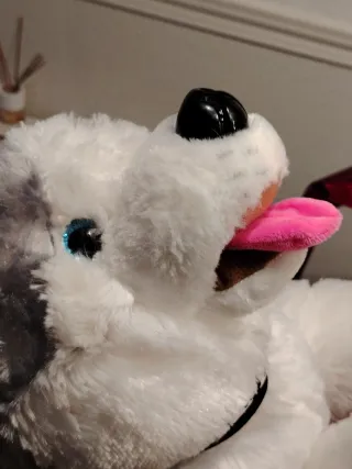 Peluche perro grande gris y blanco