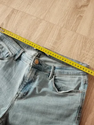 Pantalón Stradivarius T42