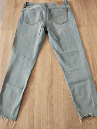 Pantalón Stradivarius T42