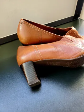 Zapatos Pitillos de Piel Marrones