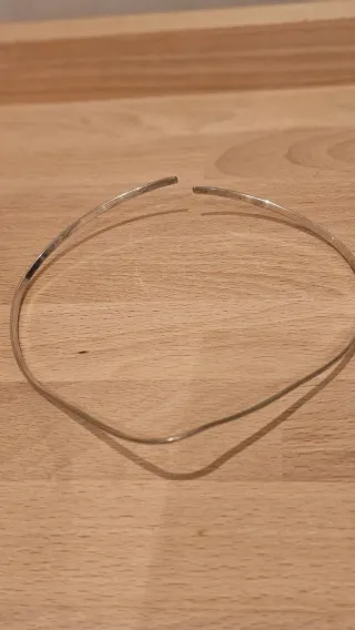 Gargantilla rígida plata 43 cm