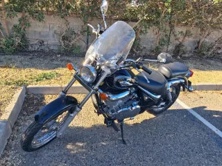 Suzuki Intruder 250cc Moto