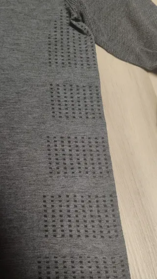 Jersey Adidas Gris con Capucha