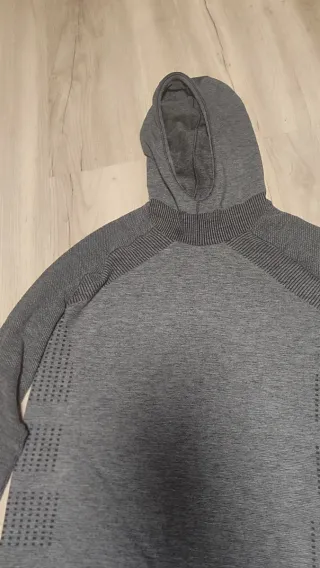 Jersey Adidas Gris con Capucha