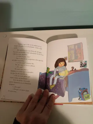 Violeta no es violeta (Librosaurio) (Spanish Ed...