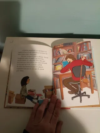 Violeta no es violeta (Librosaurio) (Spanish Ed...