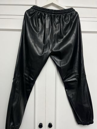 Pantalones polipiel negros
