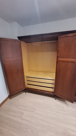 Armario de madera cerezo 4 puertas