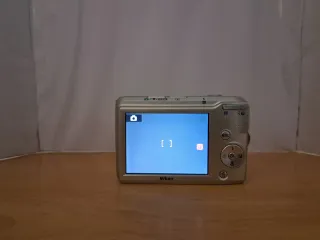 Nikon Coolpix L16 Argento