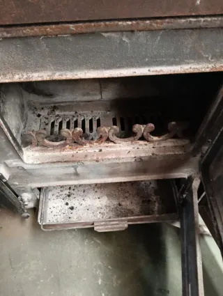Estufa de hierro fundido negra