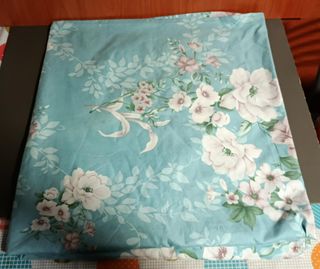 Cubre cama floral 250x260 cm