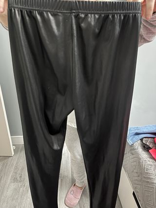 Pantalón polipiel negro