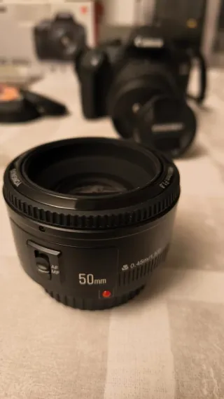 Cámara Canon EOS 2000D + Accesorios