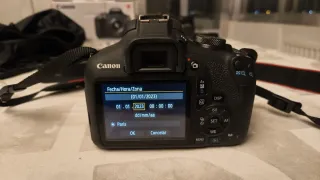 Cámara Canon EOS 2000D + Accesorios