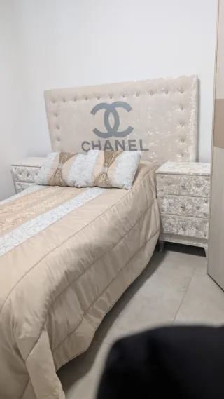 Cabecero y 2 mesitas de noche Chanel