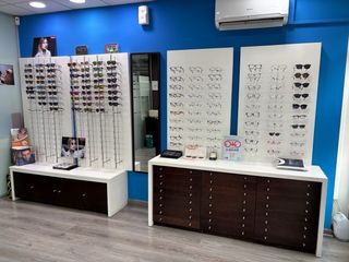 Mobiliario Óptica, Centro Auditivo.