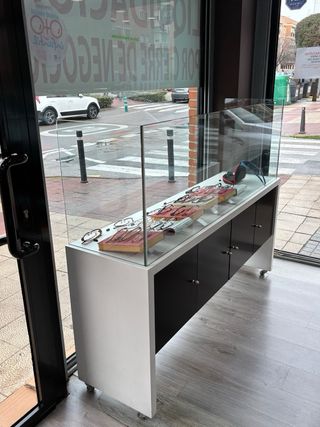 Mobiliario Óptica, Centro Auditivo.