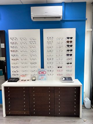 Mobiliario Óptica, Centro Auditivo.
