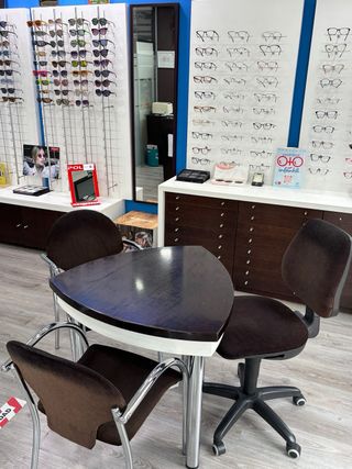Mobiliario Óptica, Centro Auditivo.