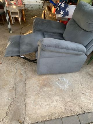 Sillón de terciopelo gris