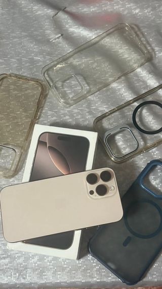 iPhone 16 Pro Max Desierto Platinium