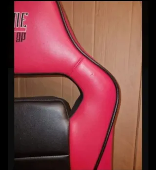 Silla de escritorio gaming roja y negra