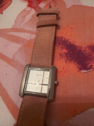 Reloj Correa Rosa y Caja Plateada