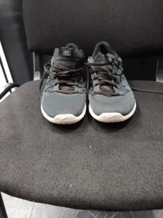 Zapatillas Nike Negras y Blancas