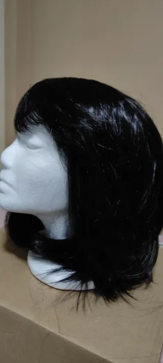 Peluca negra corta