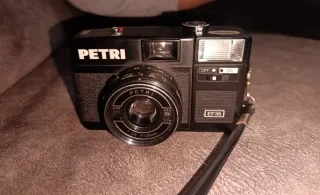 Cámara Petri EF35 carrete funda negra