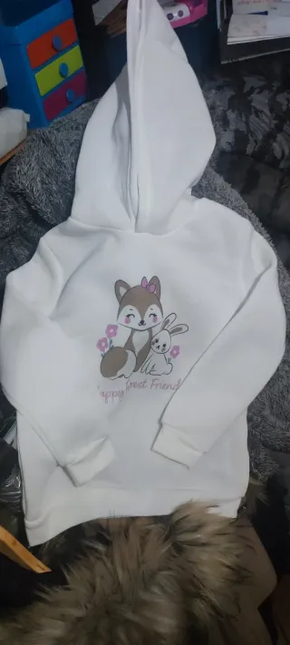 Sudadera niña capucha. Nueva