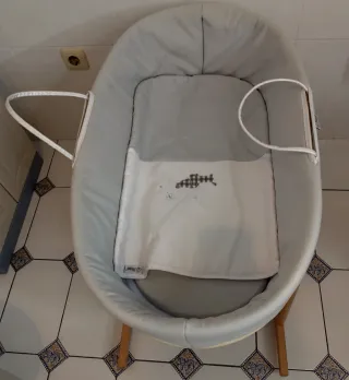 Moisés/mecedora bebé mimbre y madera