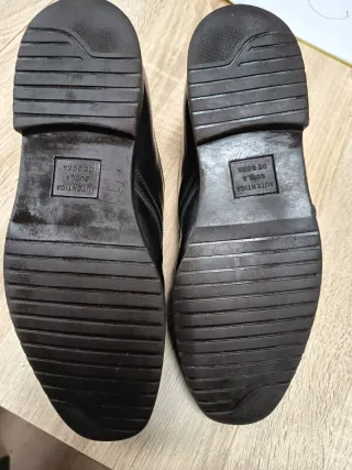 Zapatos de vestir negros con hebilla