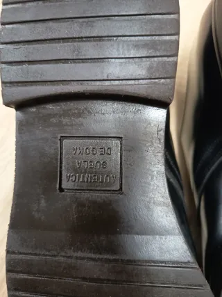 Zapatos de vestir negros con hebilla