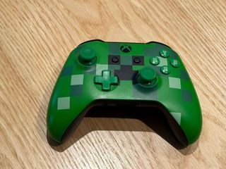 Xbox One Negra co mando uncluido.