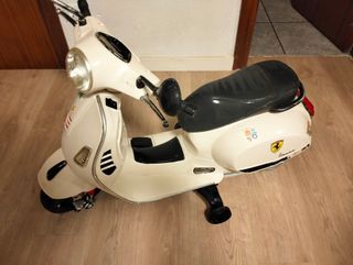 Moto Vespa Eléctrica Infantil
