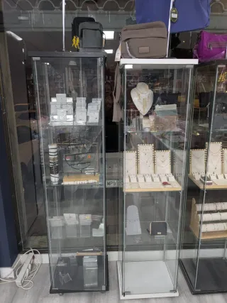 Vitrinas de cristal para exposicion. 60€ c/u