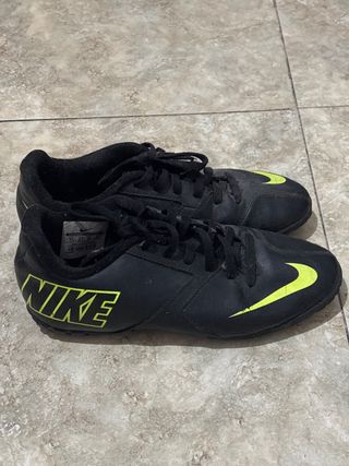 Zapatillas Nike Negras y Amarillas