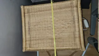Baúl de mimbre beige