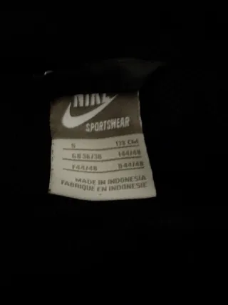 Chaqueta Nike Negra con Capucha