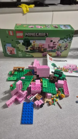 LEGO Minecraft 21268 Il Villaggio dei Maiali